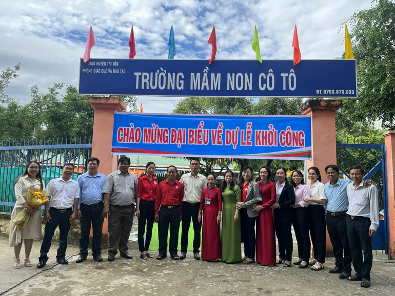 Cô Tô khởi công xây dựng bếp ăn bán trú Trường Mầm non Cô Tô