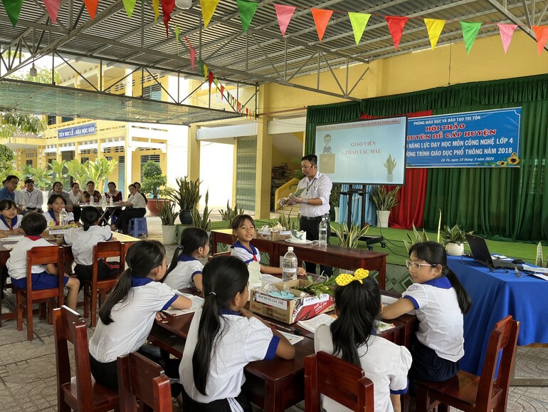 TRI TÔN HỘI THẢO NÂNG CAO NĂNG LỰC DẠY HỌC MÔN CÔNG NGHỆ - KỸ THUẬT LỚP 4